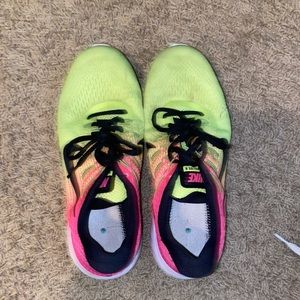 Running shoes